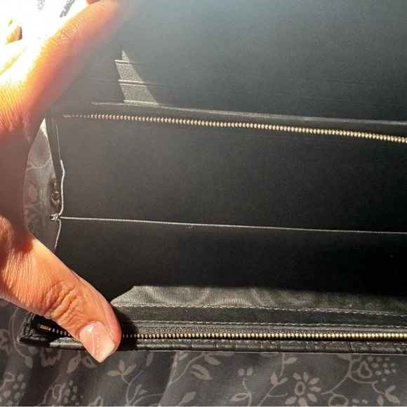 Gucci Chain Wallet - Picture 5 of 7